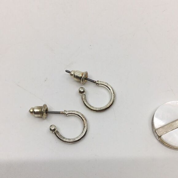 Caracol Silver Tone and White Shell Hoop Earrings - Picture 9 of 13